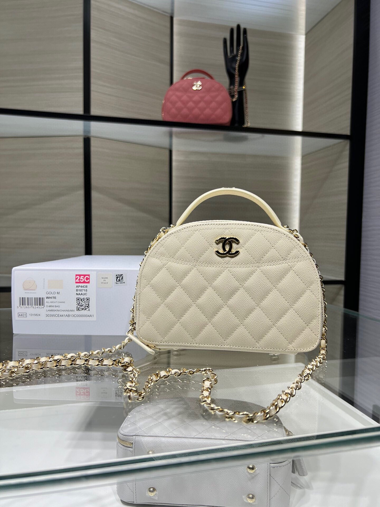 Ch*el 25C Chain shell bag 18X16X6cm