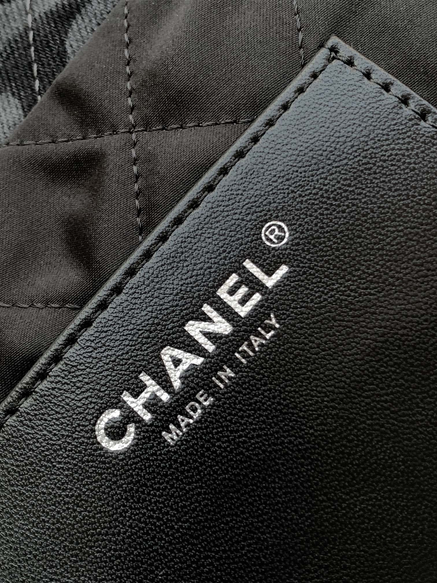 Ch*el 22 MINI HANDBAG 20x19X6cm