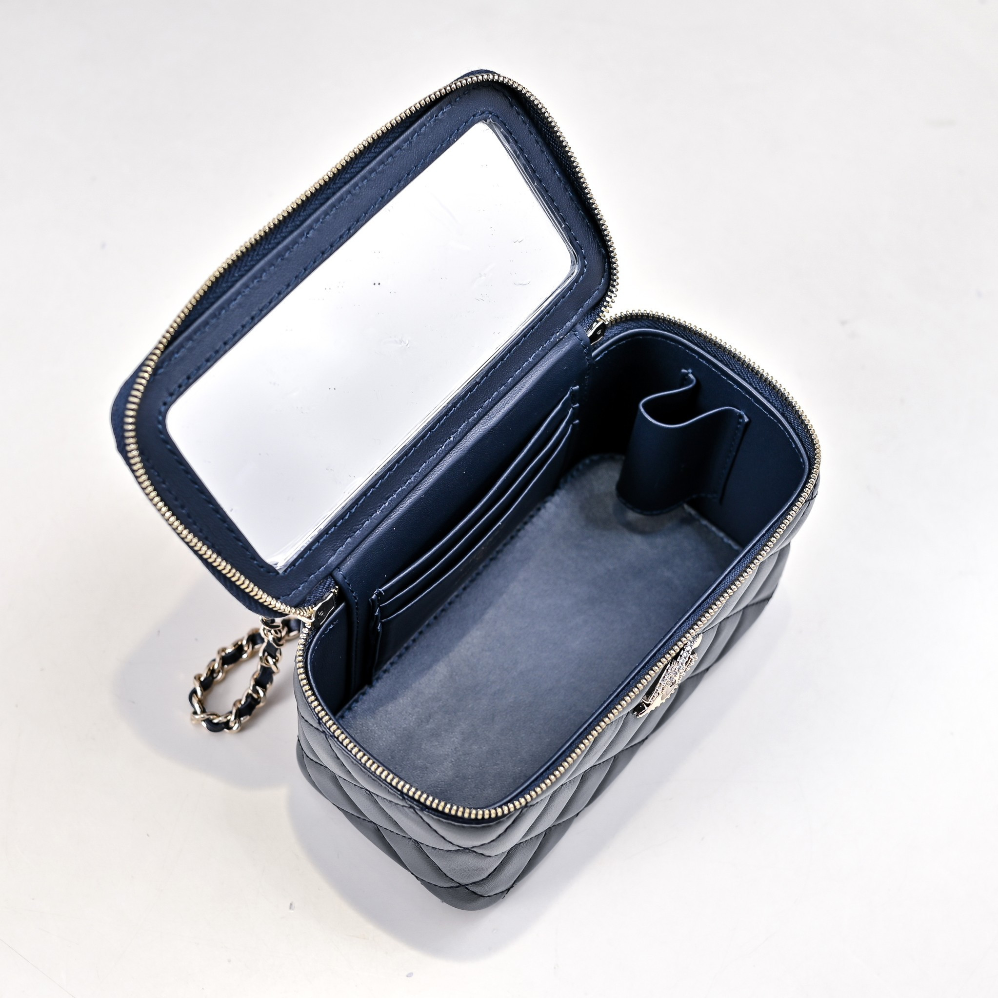 Ch*el Clutch With Chain 17cm