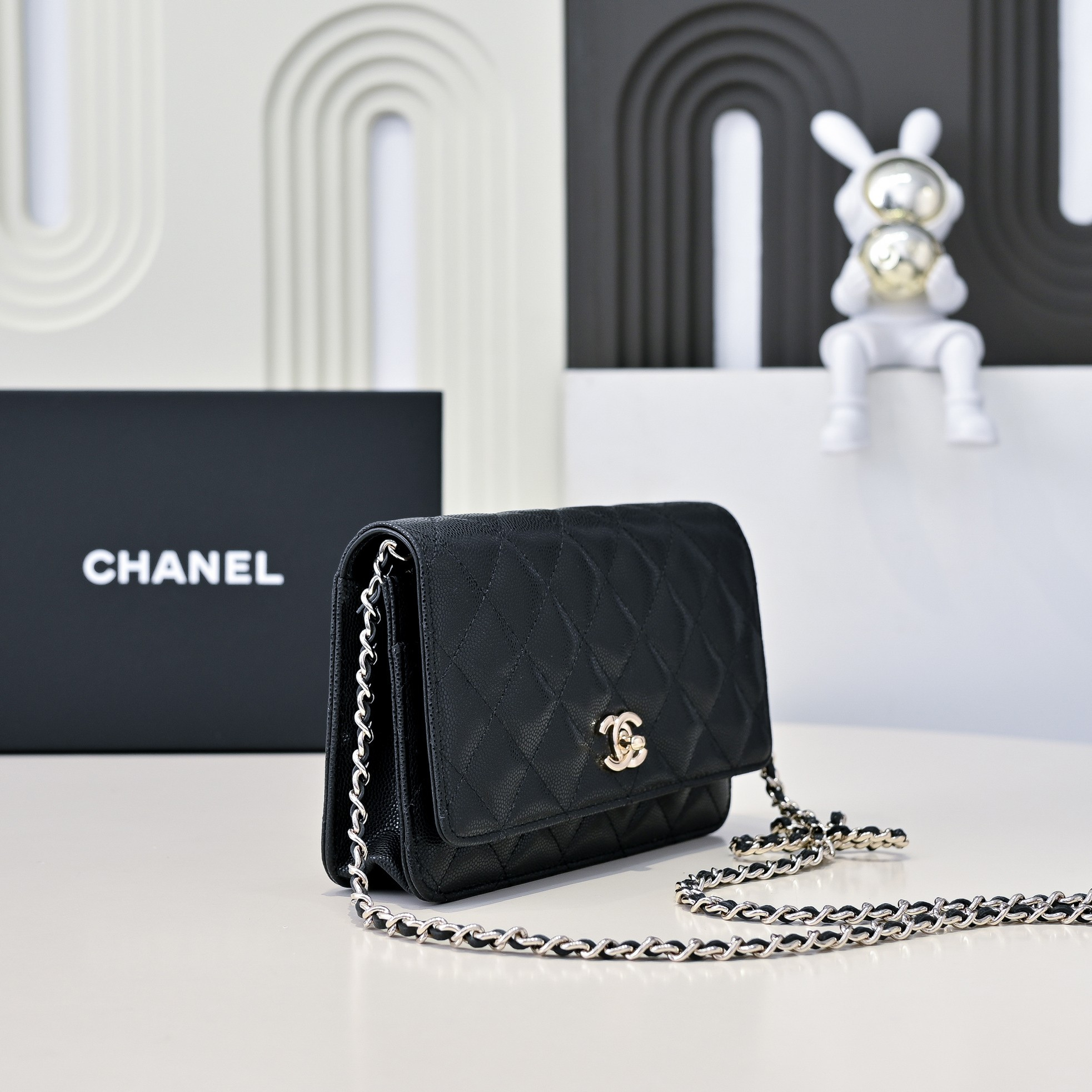 Ch*el WOC CLASSIC WALLET ON CHAIN 12.3x19.2x3.5cm