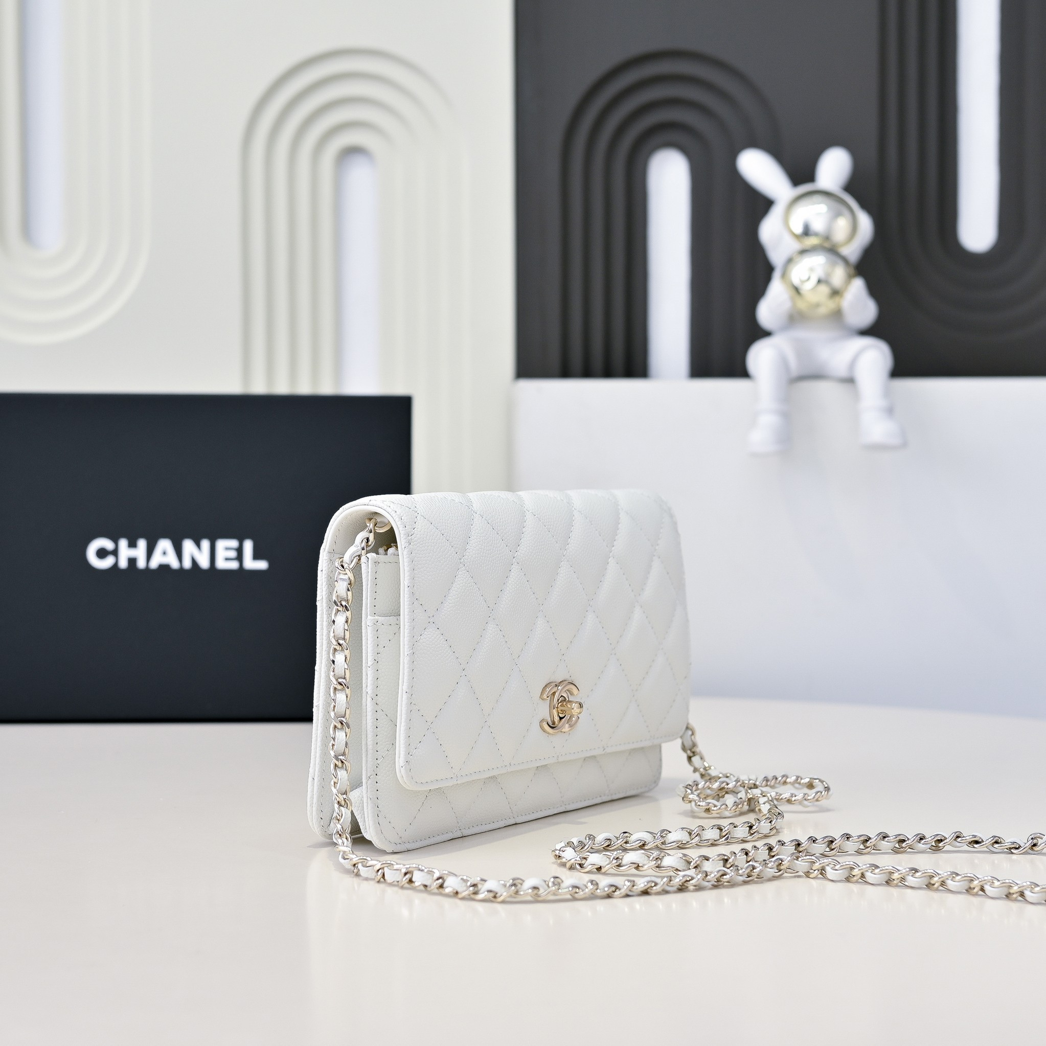 Ch*el WOC CLASSIC WALLET ON CHAIN 12.3x19.2x3.5cm