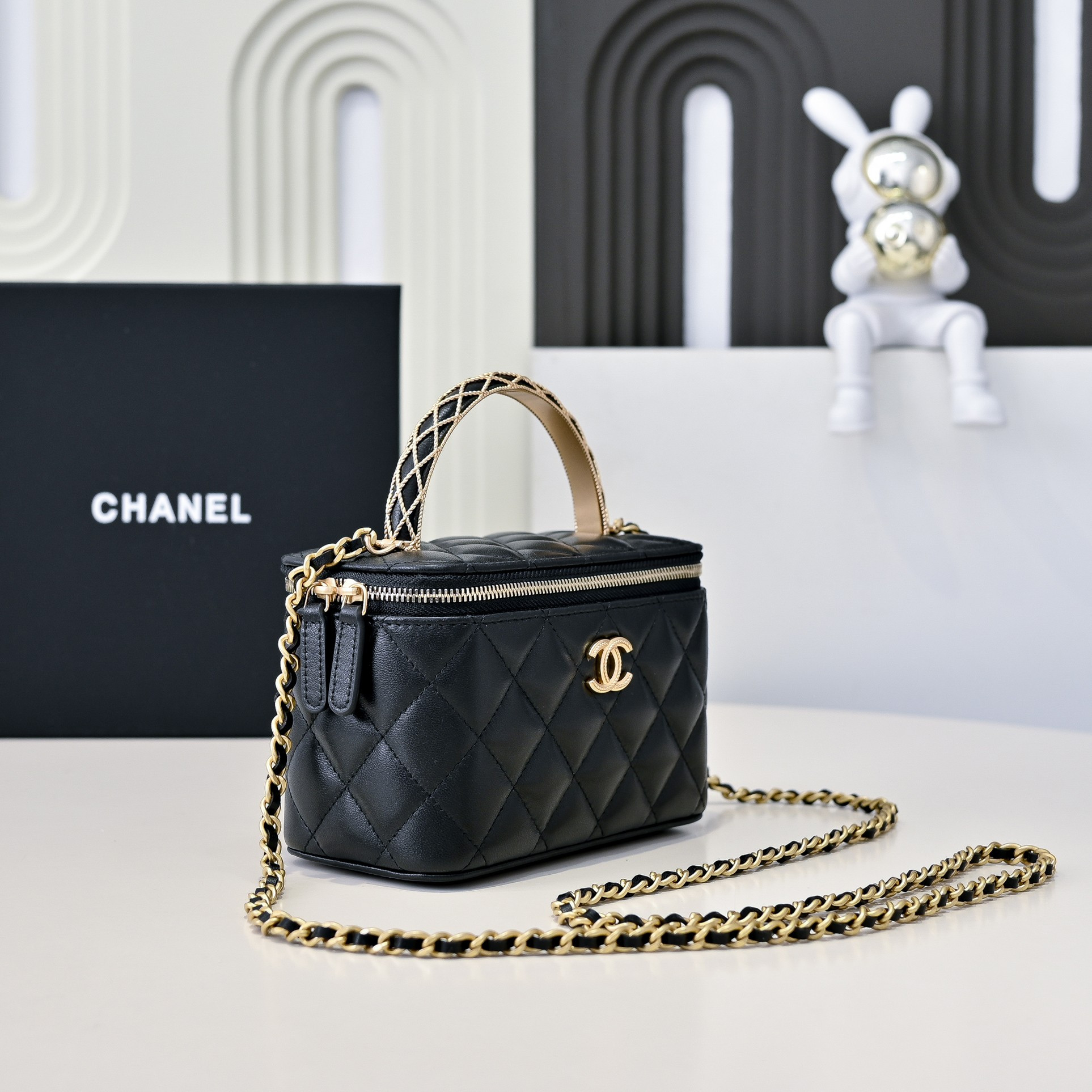 Ch*el Clutch With Chain 17cm
