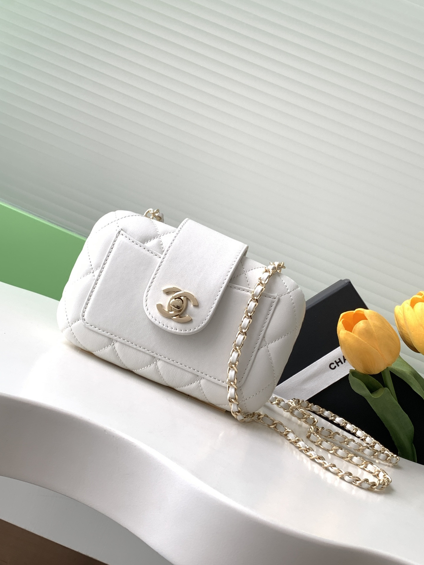Ch*el Clip Bag 13x18x5cm