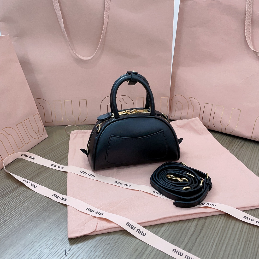 Miu Miu Dumpling bag 18X11.5X8cm