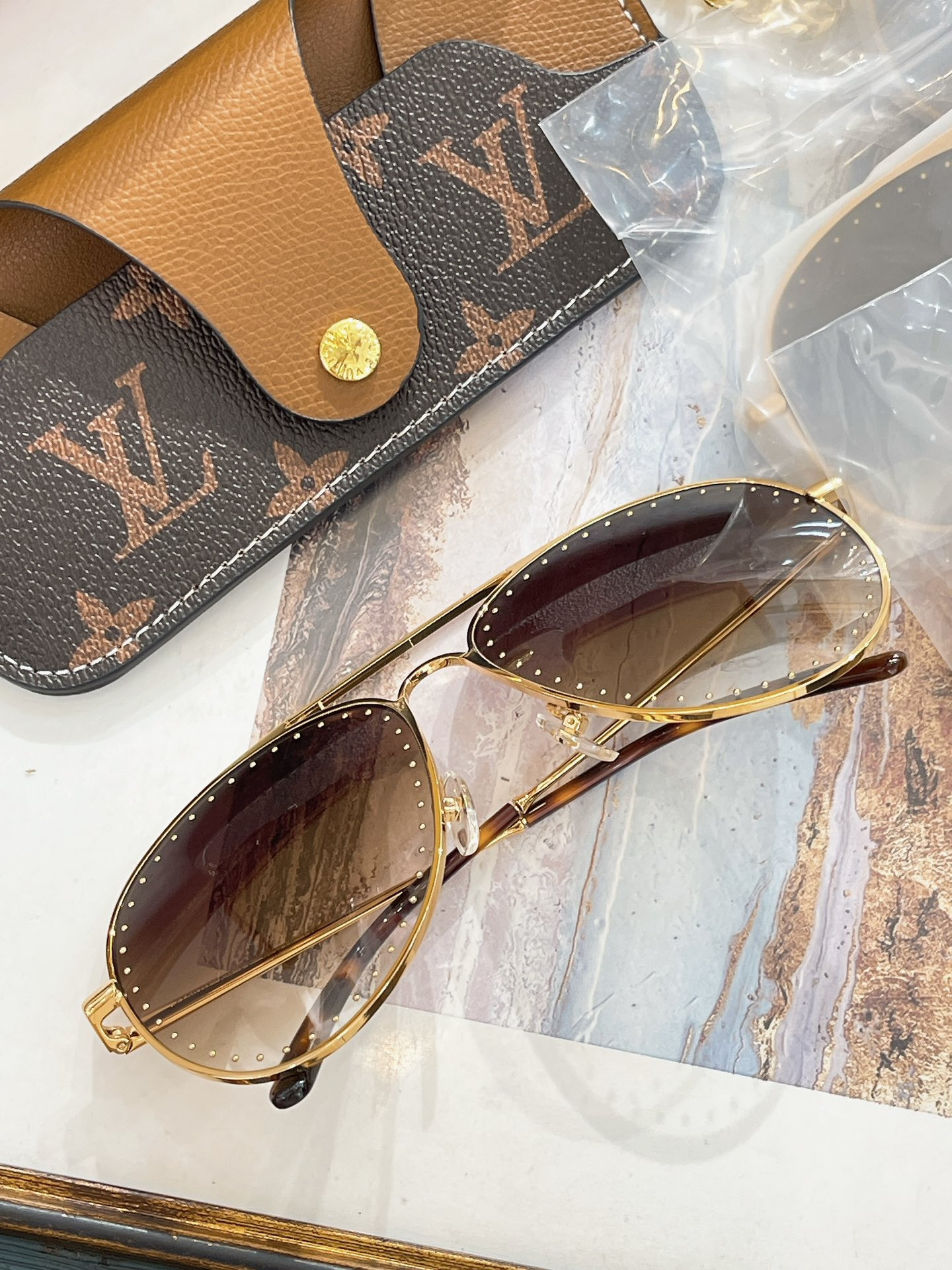 LV Glasses Z1507U