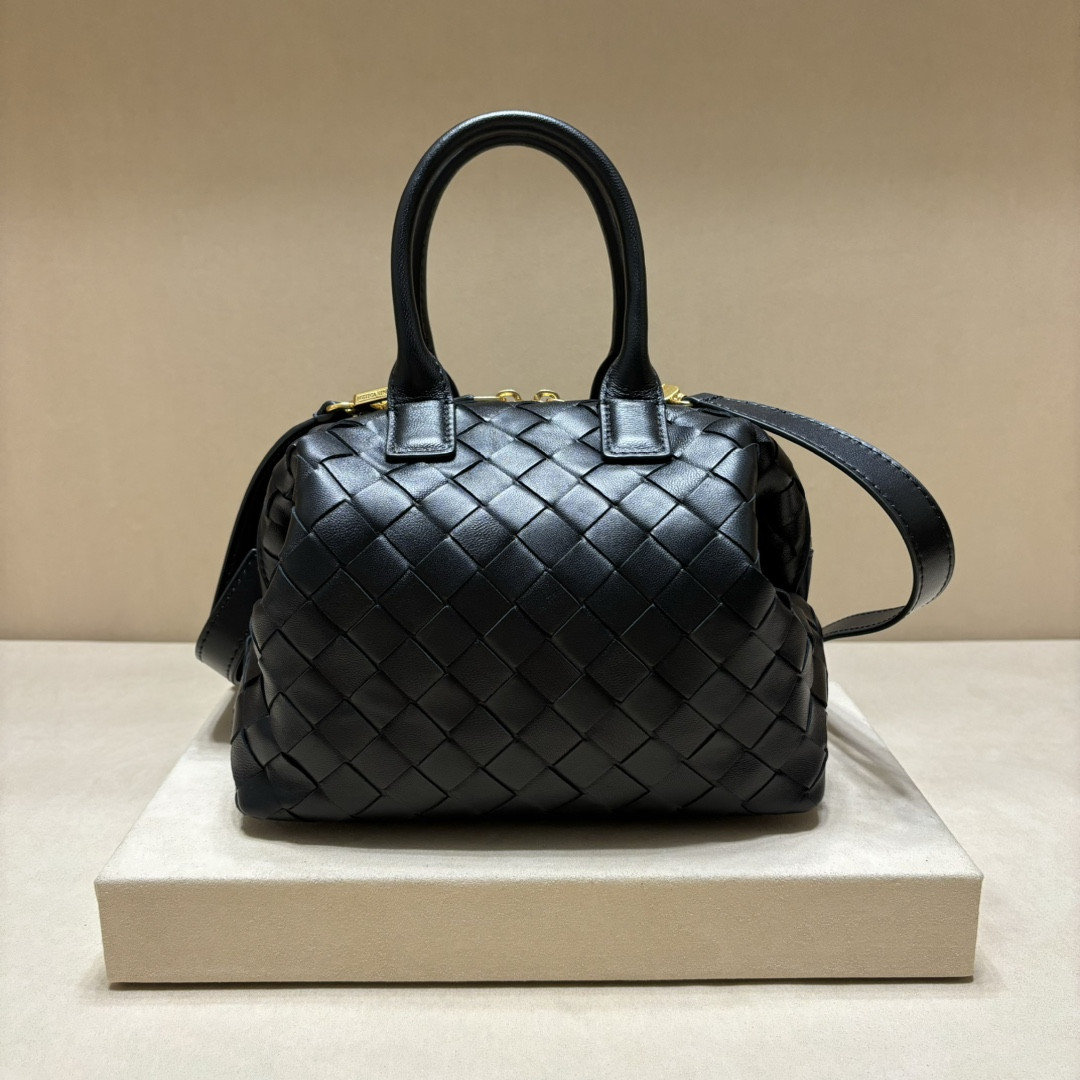 Bo*te*ga Ve*ne*ta bauletto bag 20.5x15.5x10cm