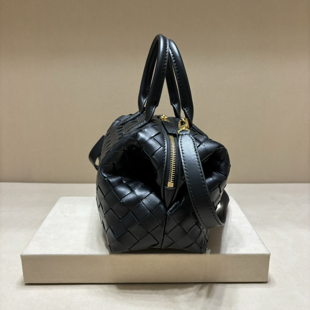 Bo*te*ga Ve*ne*ta bauletto bag 20.5x15.5x10cm