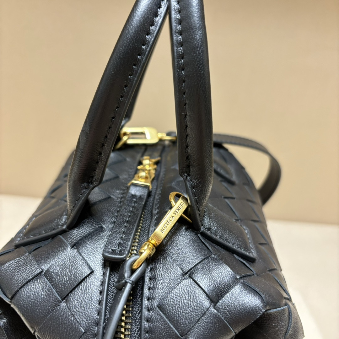 Bo*te*ga Ve*ne*ta bauletto bag 20.5x15.5x10cm