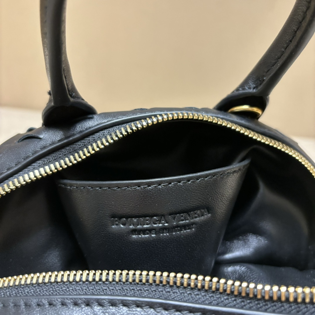 Bo*te*ga Ve*ne*ta bauletto bag 20.5x15.5x10cm