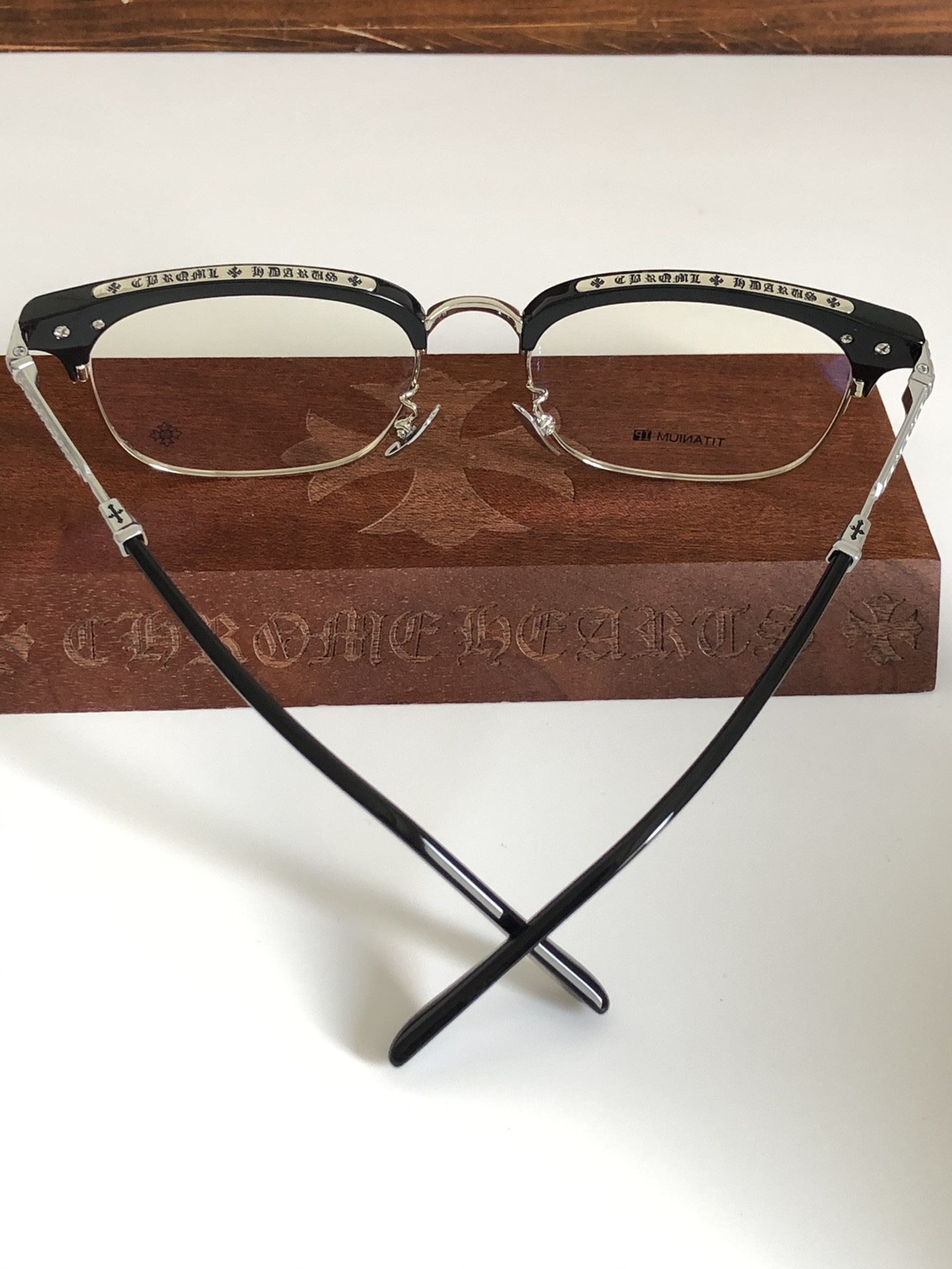 Ch**me He**ts Glasses VERTICAL SMILE I 57-19-148