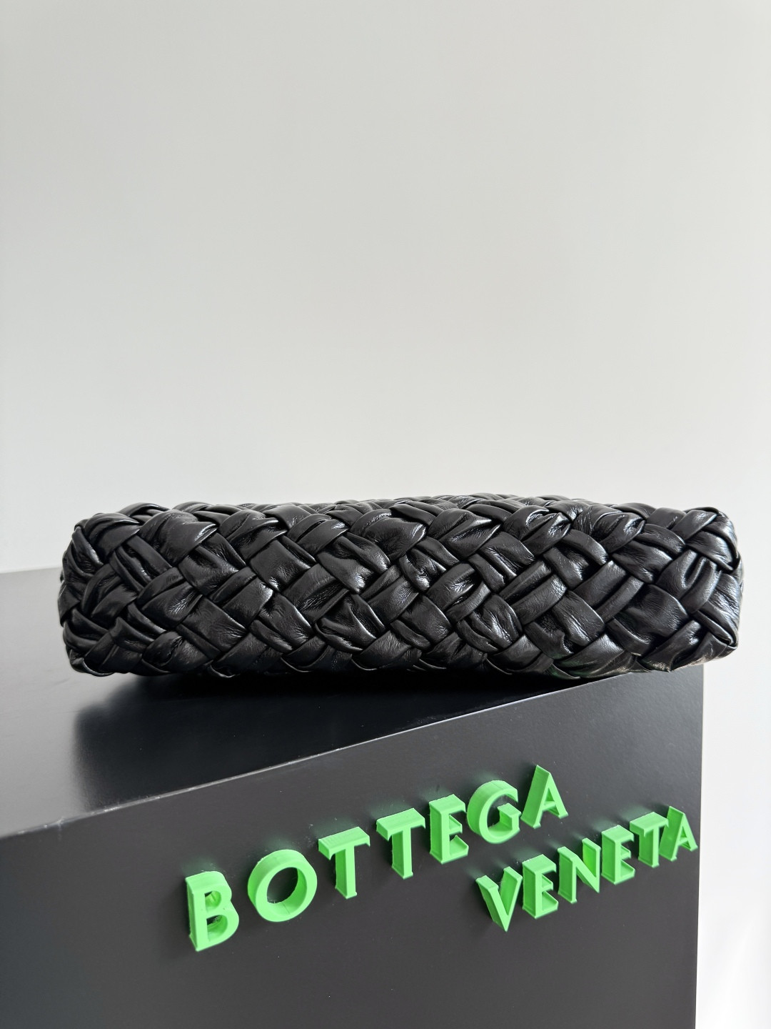 Bo*te*ga Ve*ne*ta Kalimero cha cha 28.5x15x6cm 785780
