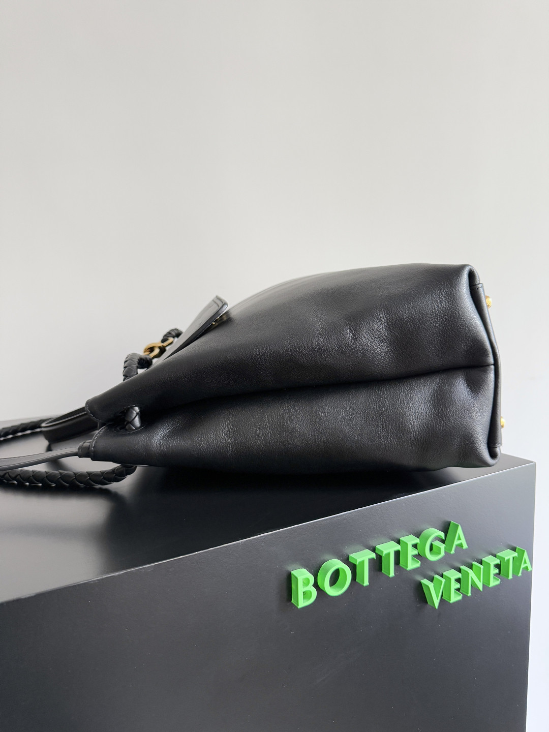 Bo*te*ga Ve*ne*ta Large Ciao Ciao 32x41.5x14.5cm