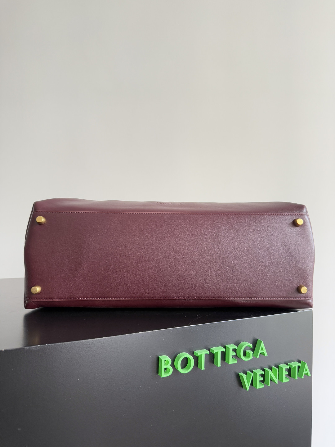 Bo*te*ga Ve*ne*ta Large Ciao Ciao 32x41.5x14.5cm