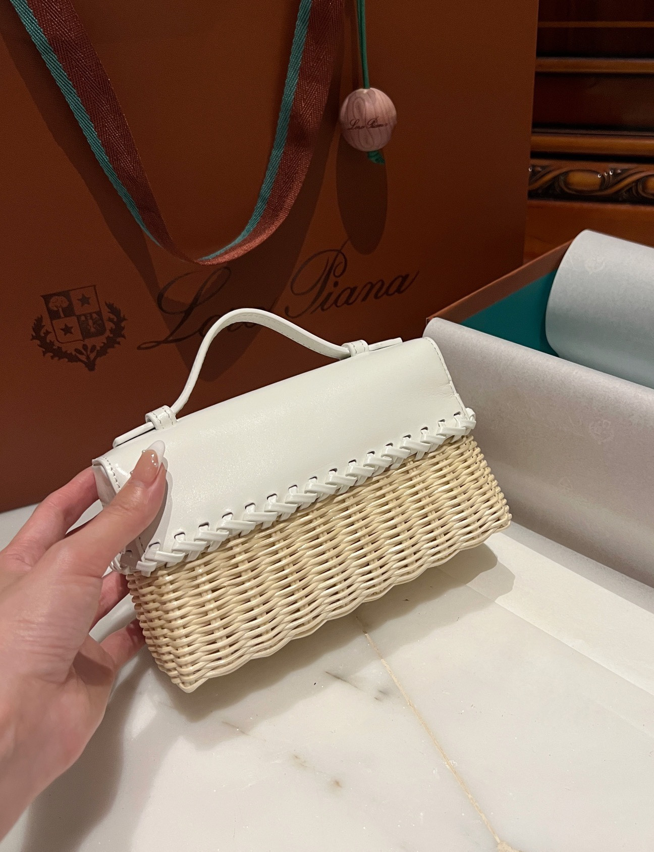 L**o p*ana Extra Pocket L19 Wicker Bag 19 x 11.5 x 7cm