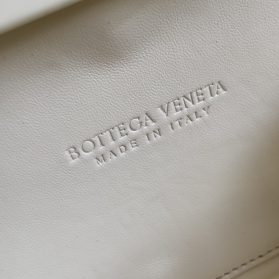 Bo*te*ga Ve*ne*ta knot 717622 20.5x6x12.5cm