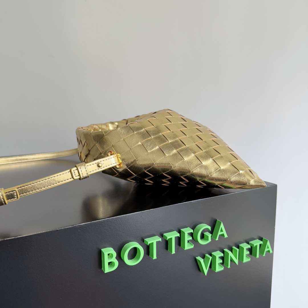 Bo*te*ga Ve*ne*ta Mini Hop 25.5x14.5x11cm