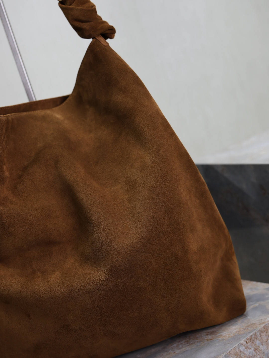 Y*L Amalia (suede) 42x50x1cm