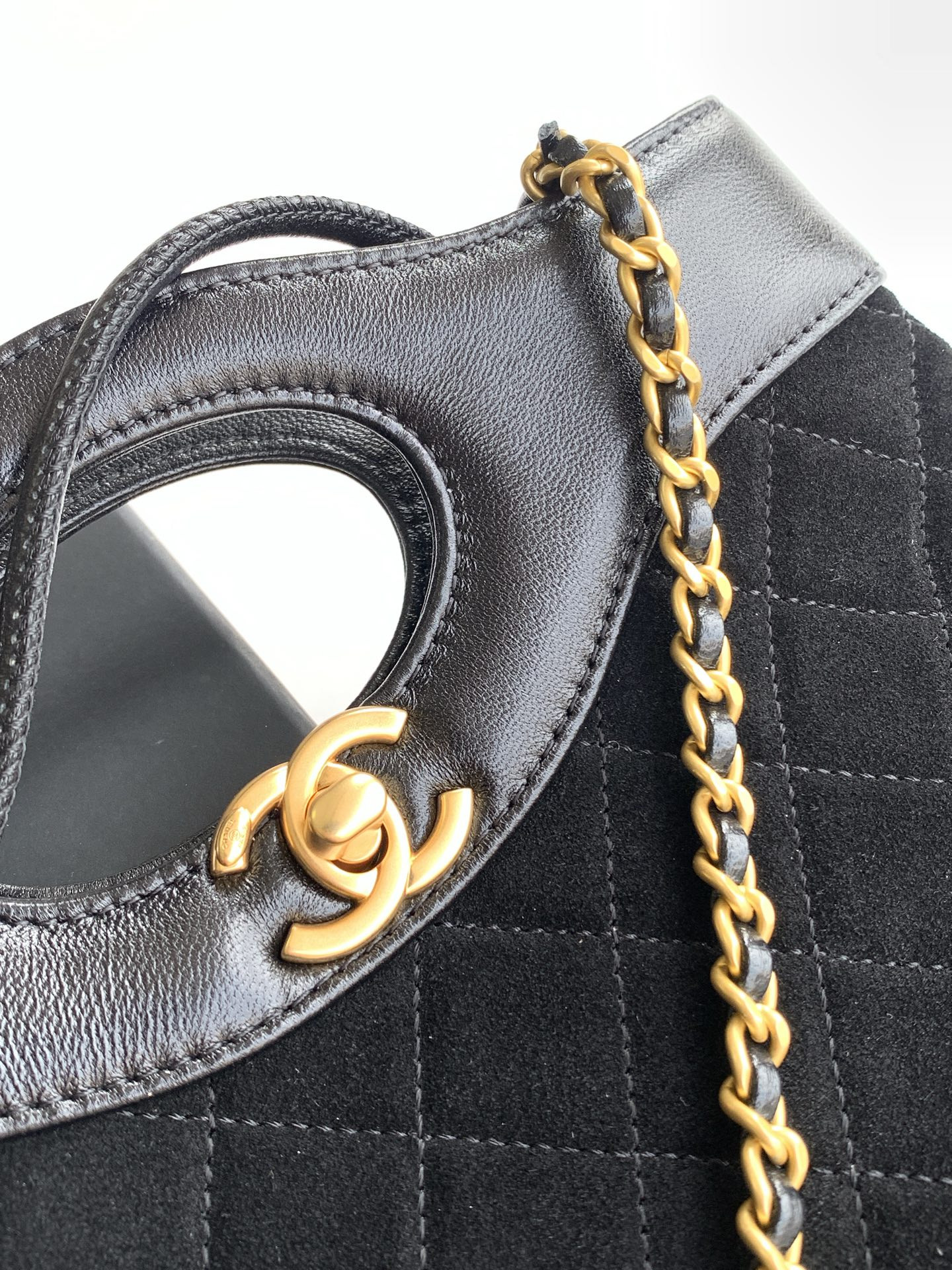Ch*el 31 Mini Shopping Bag Lambskin & Gold-Tone Metal 22x23x5cm