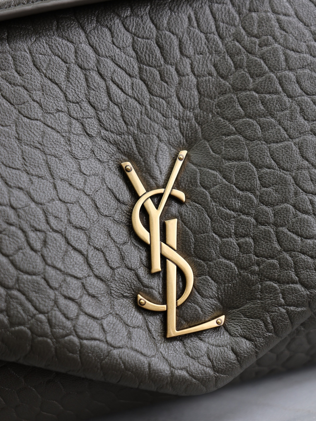 Y*L CALYPSO medium in grained lambskin 800916 30x15x7.5cm