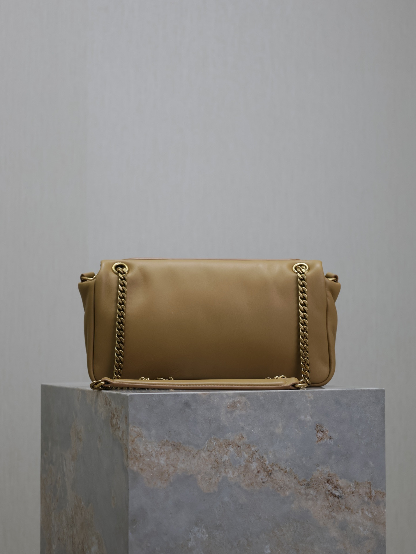 Y*L CALYPSO small in plunged lambskin 26x14x7cm