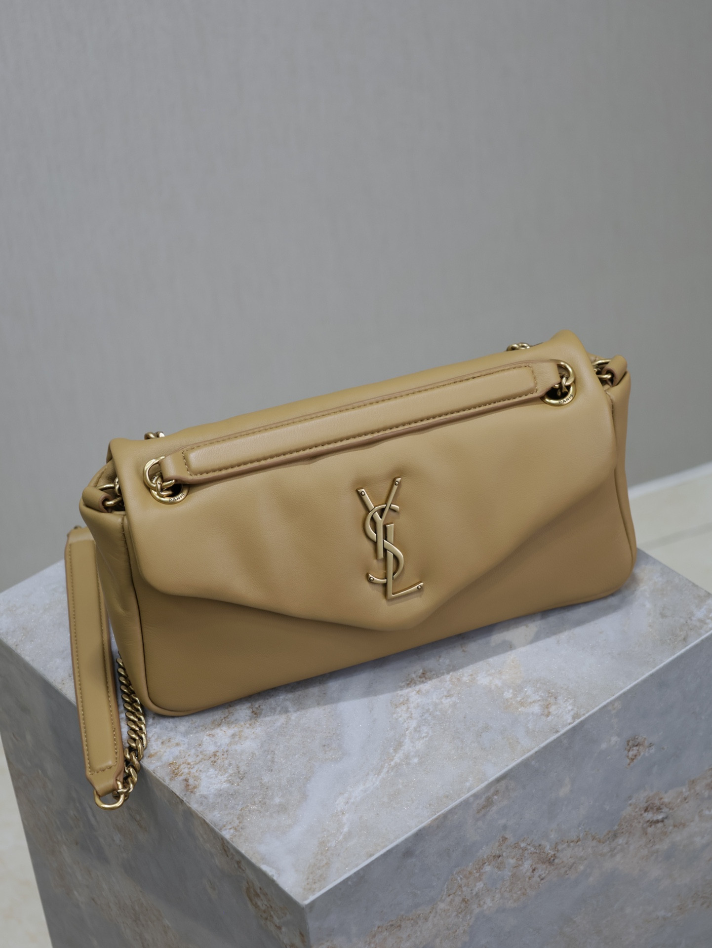 Y*L CALYPSO small in plunged lambskin 26x14x7cm