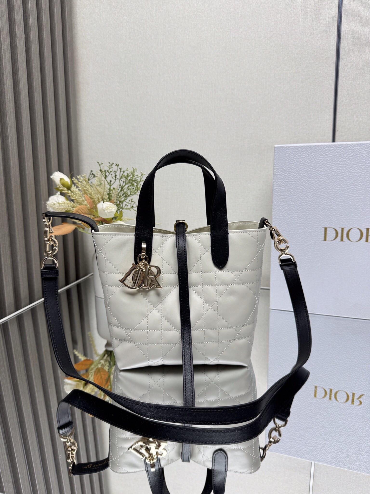 D*0r Small D*0r Toujours Vertical Bag 18.5x18.5x12cm