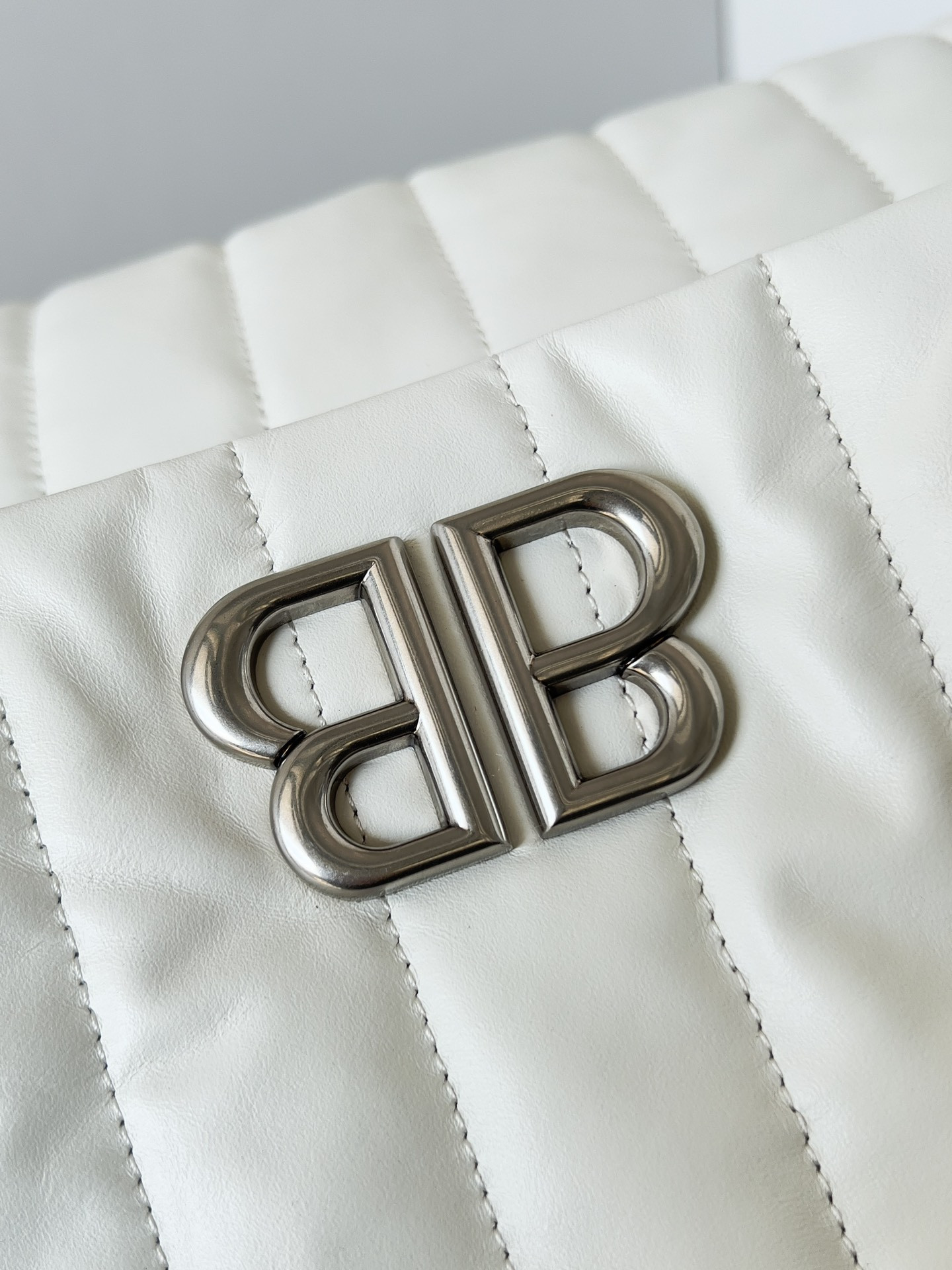 Ba*len*cia*ga Monaco Chain Bag Medium 32.5x22x9.9cm