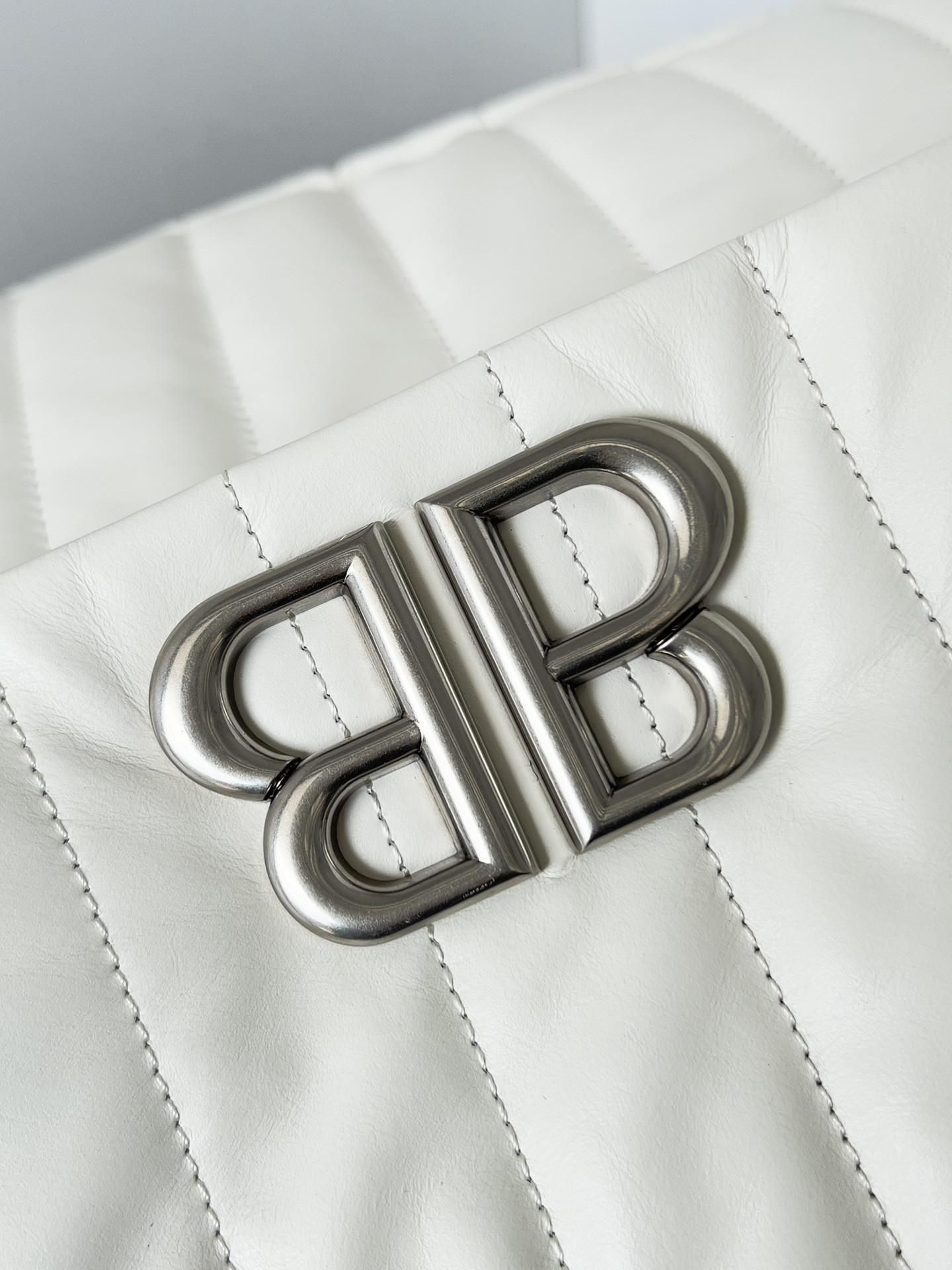Ba*len*cia*ga Monaco Chain Bag Large 43.5x32x23cm