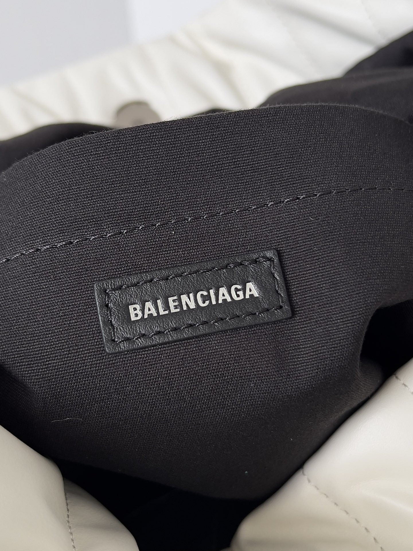Ba*len*cia*ga Monaco Chain Bag Large 43.5x32x23cm