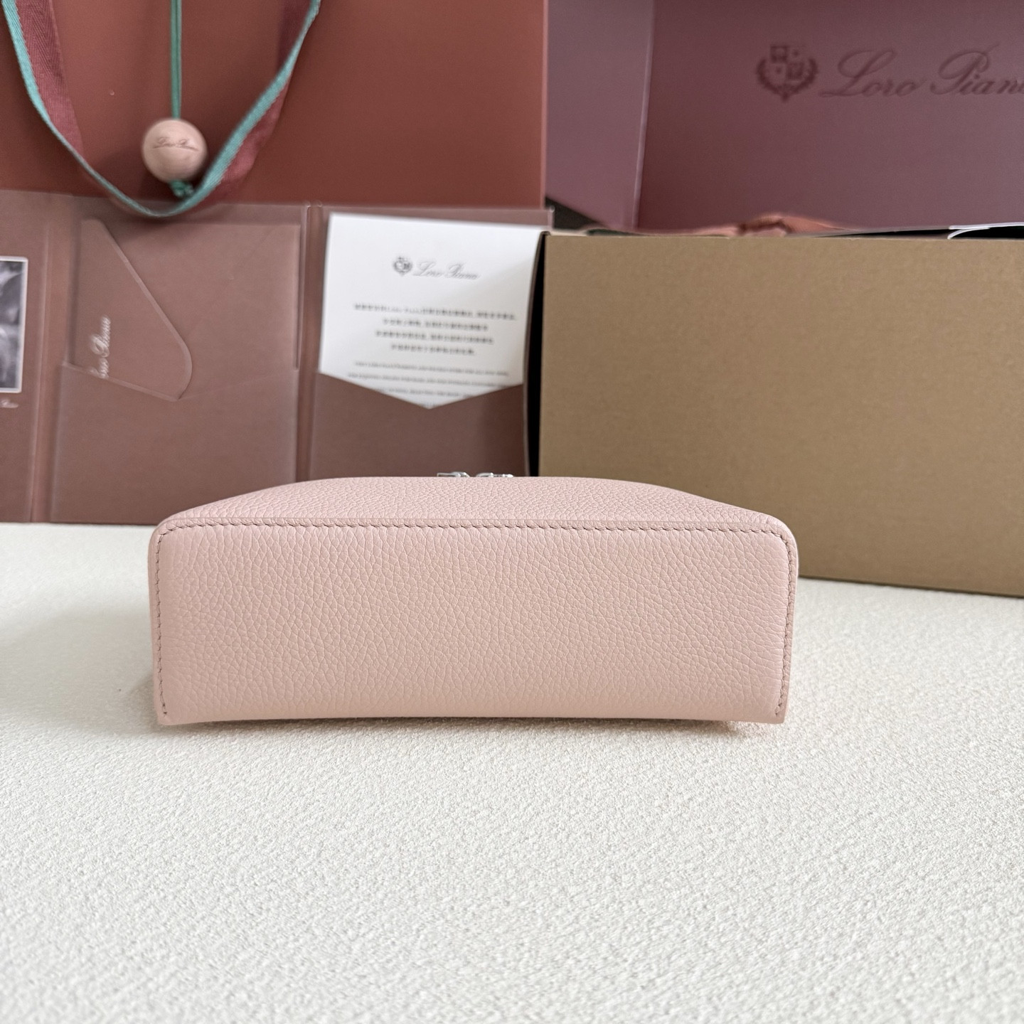 L**o p*ana Extra Pocket L19 11 x 19 x 6.5 cm