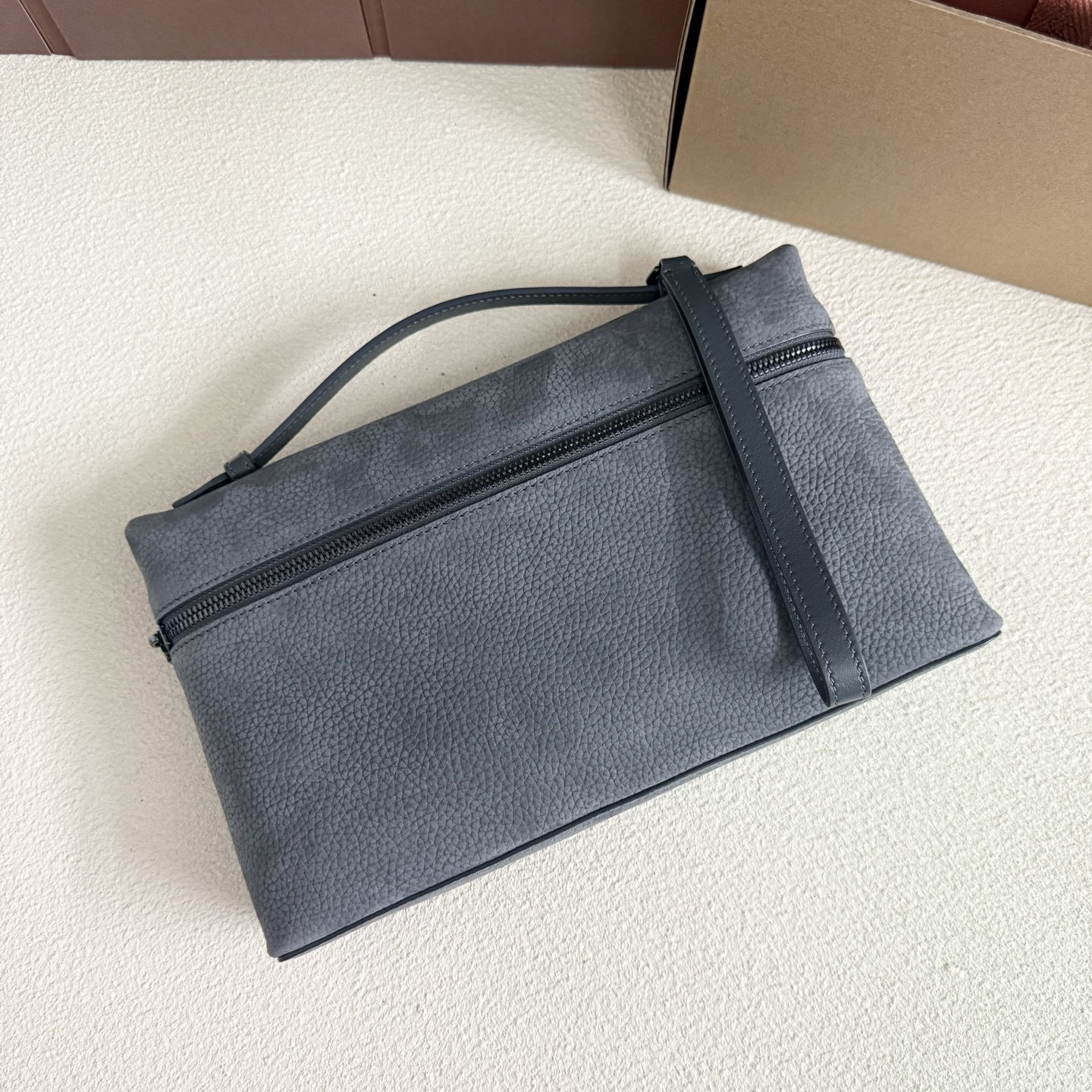 L**o p*ana Extra pouch L29 29x18x5cm