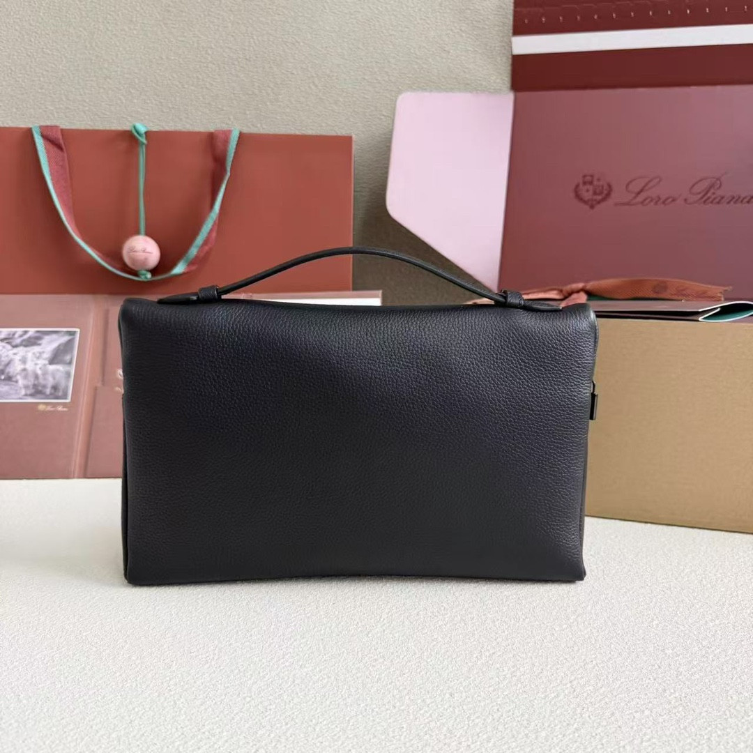 L**o p*ana Extra pouch L29 29x18x5cm