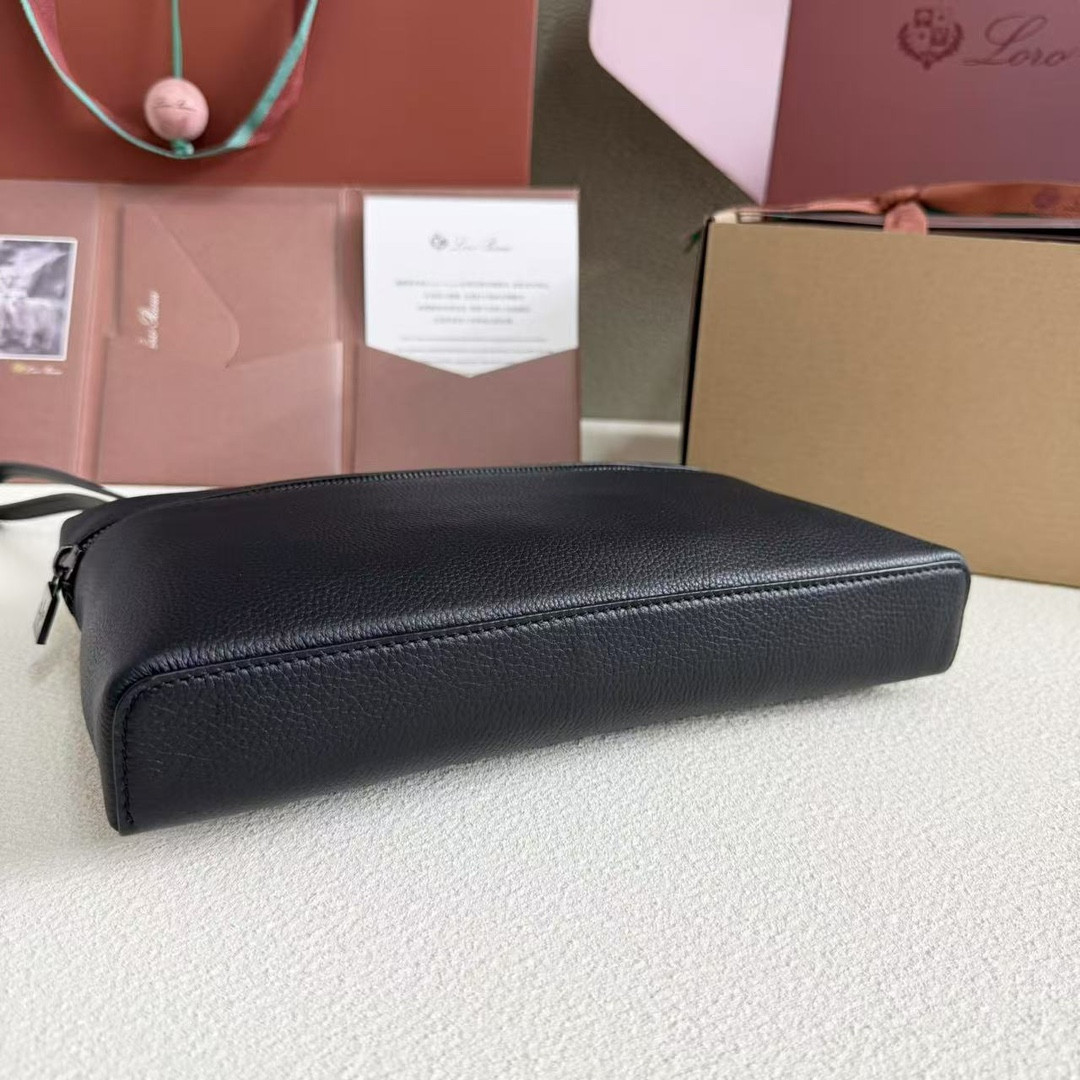 L**o p*ana Extra pouch L29 29x18x5cm