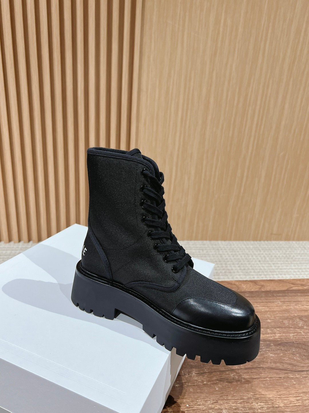 ua Ce**e bulky laced up boot in nylon and shiny bull 4.5cm heel