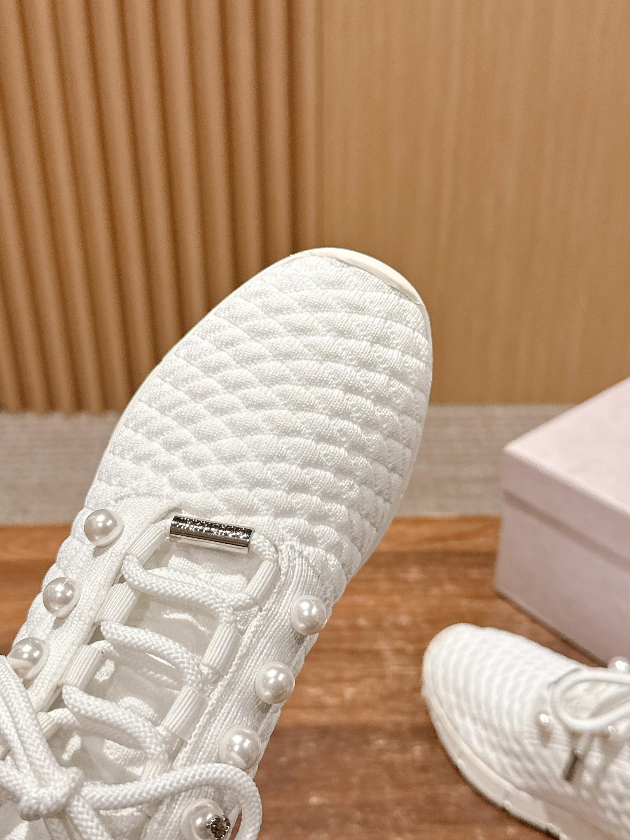 UA Ji*y Ch* Casual Sneakers