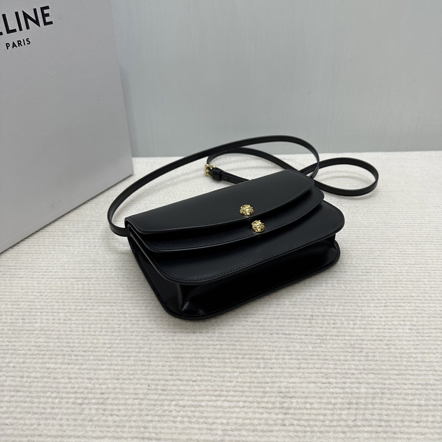 Ce**e duo wallet on strap in shiny calfskin 20x13x6cm