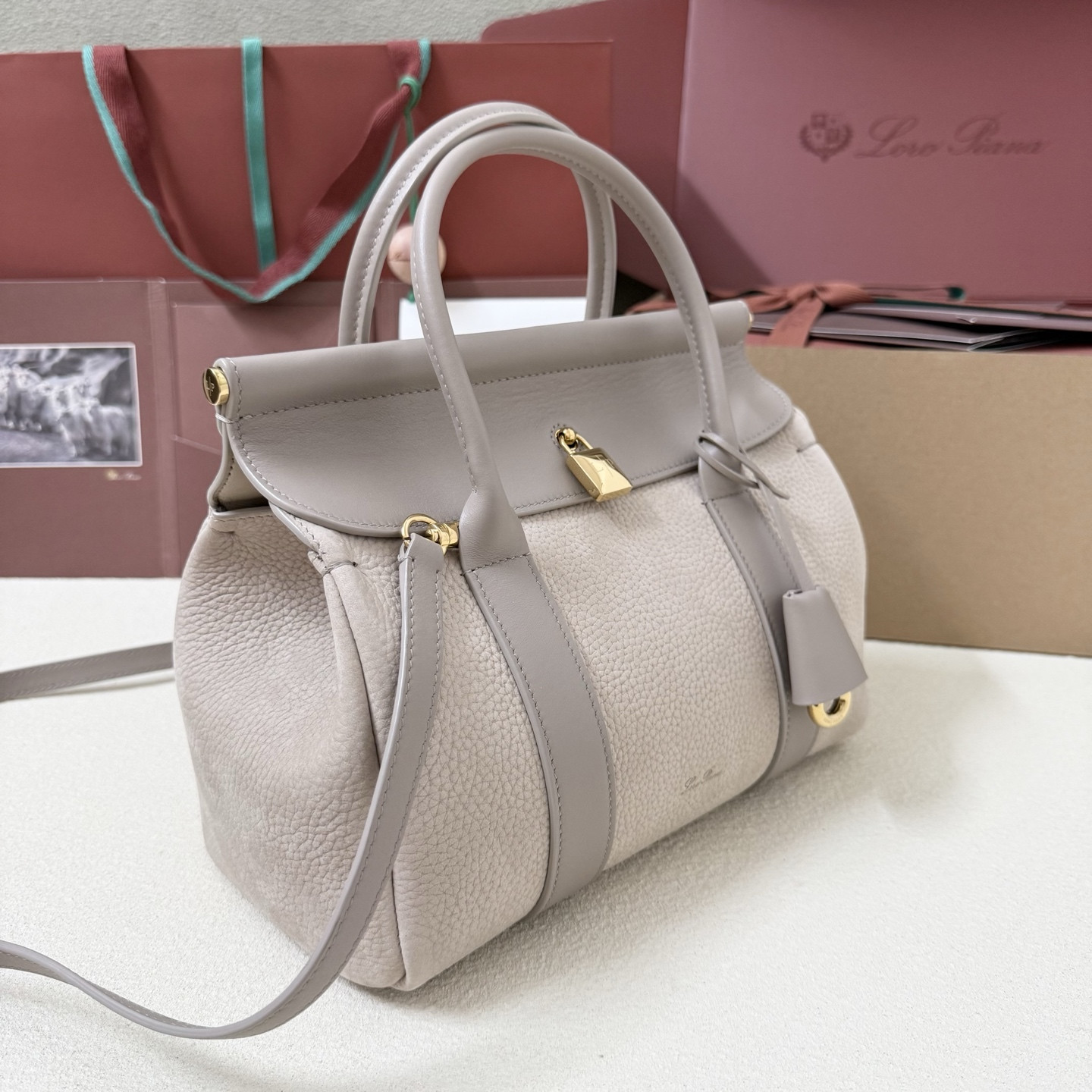 L**o p*ana loom l25 calfskin 25x18x12.5cm