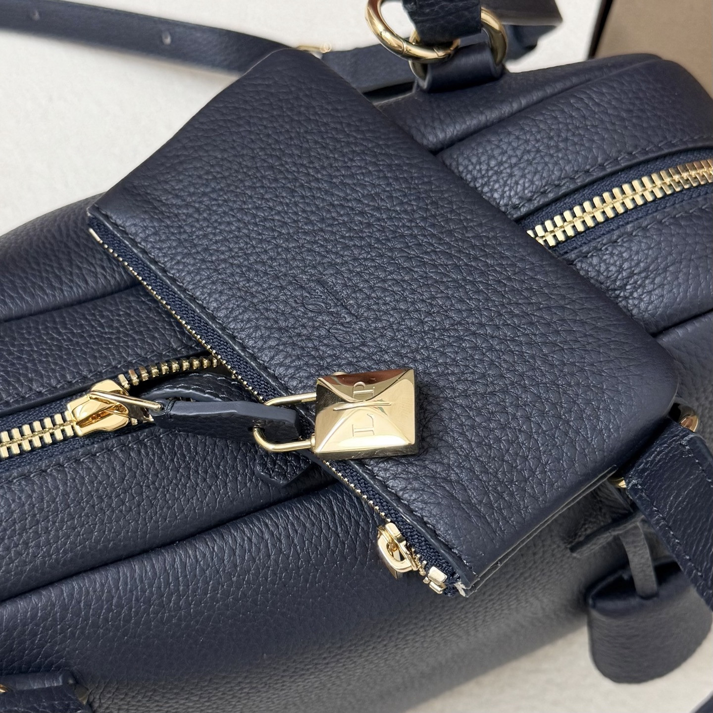L**o p*ana small needle deep royal blue bag 31x15x16cm