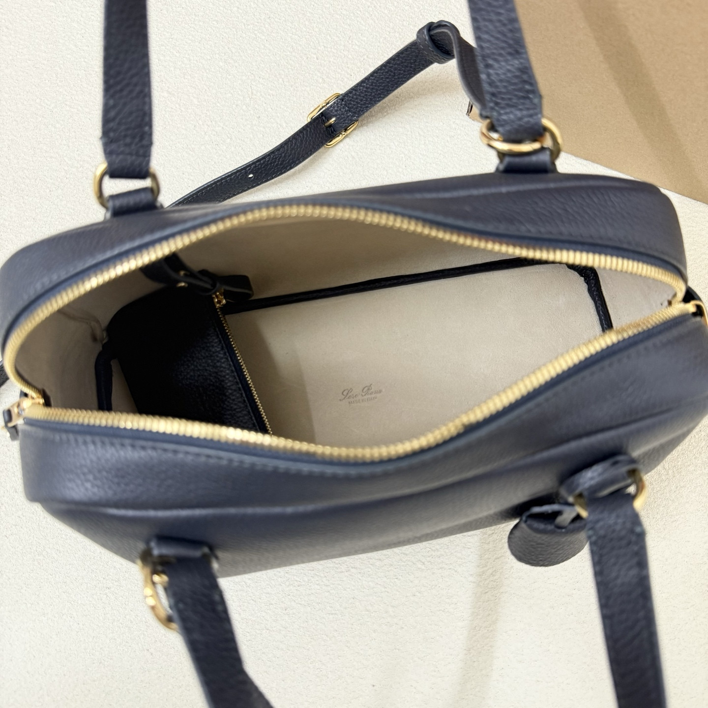 L**o p*ana small needle deep royal blue bag 31x15x16cm