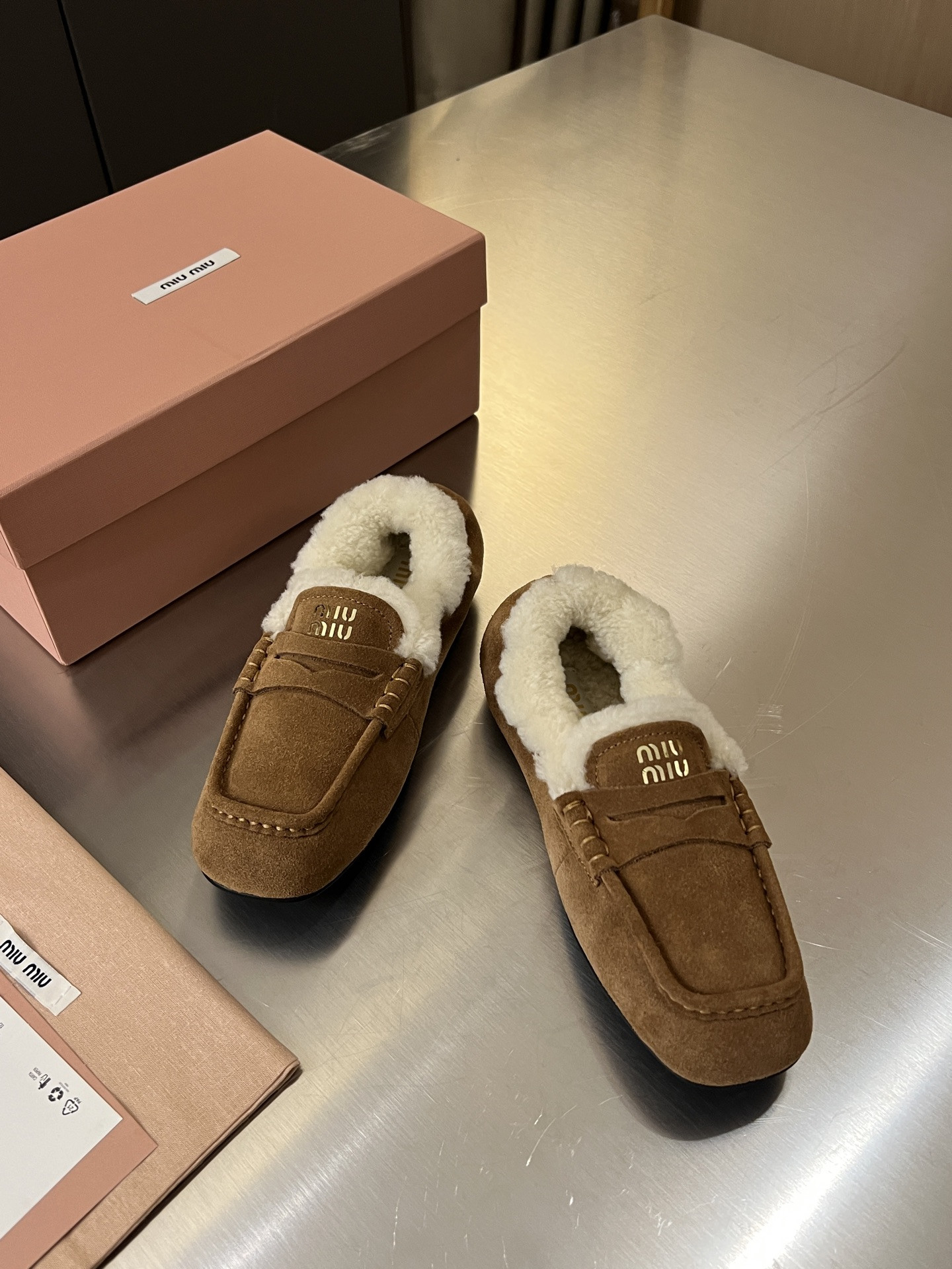 ua M1v M1v ruches suede loafers