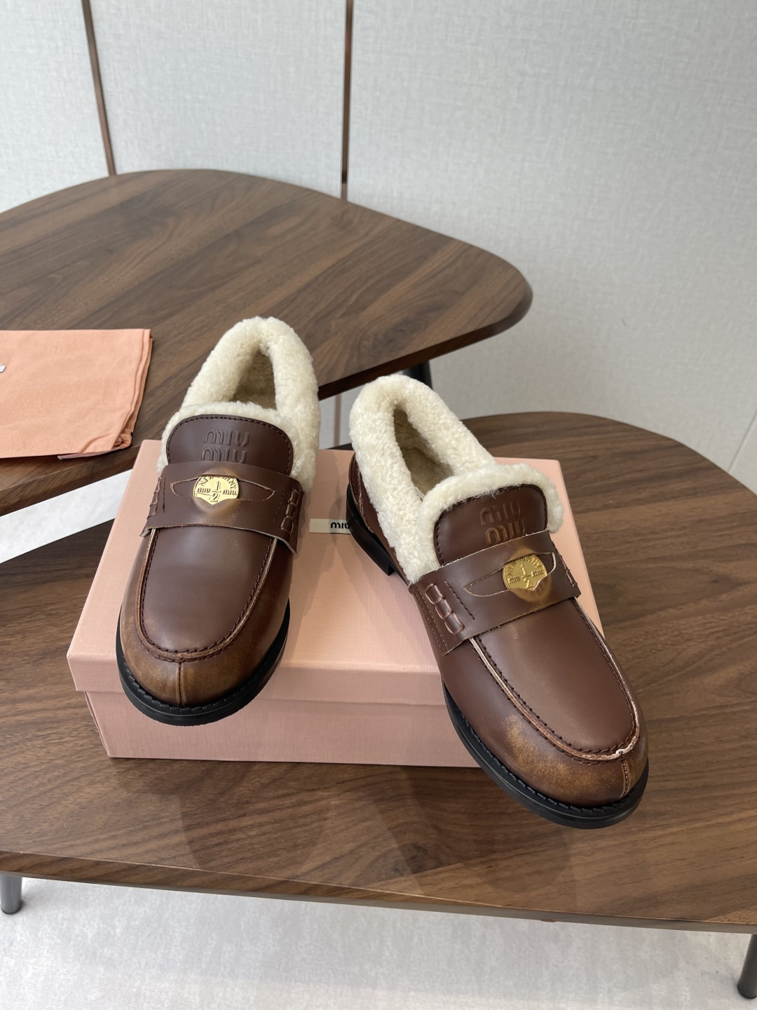 ua M1v M1v bleached leather and shearling penny loafers