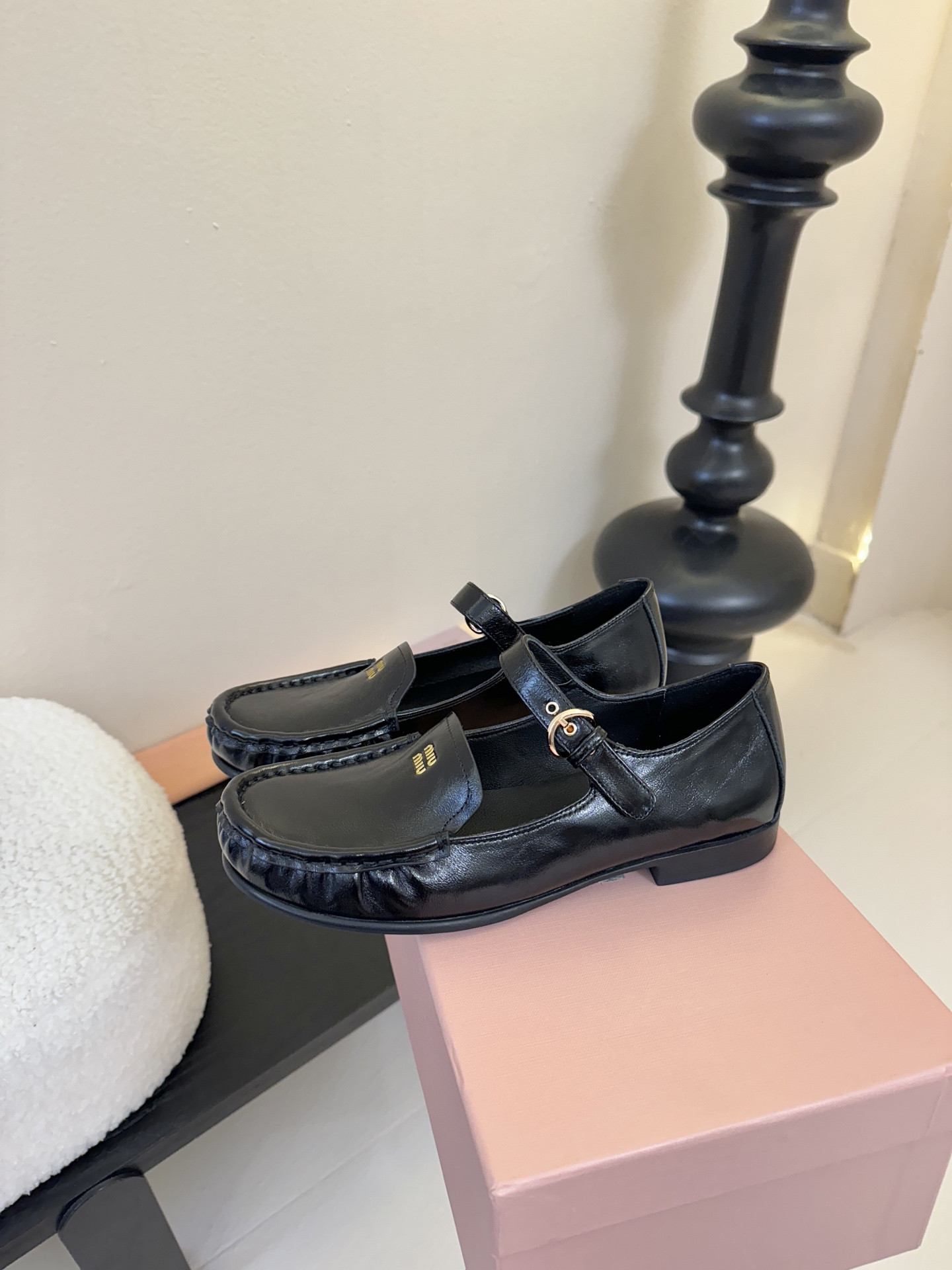 ua M1v M1v leather loafers with strap