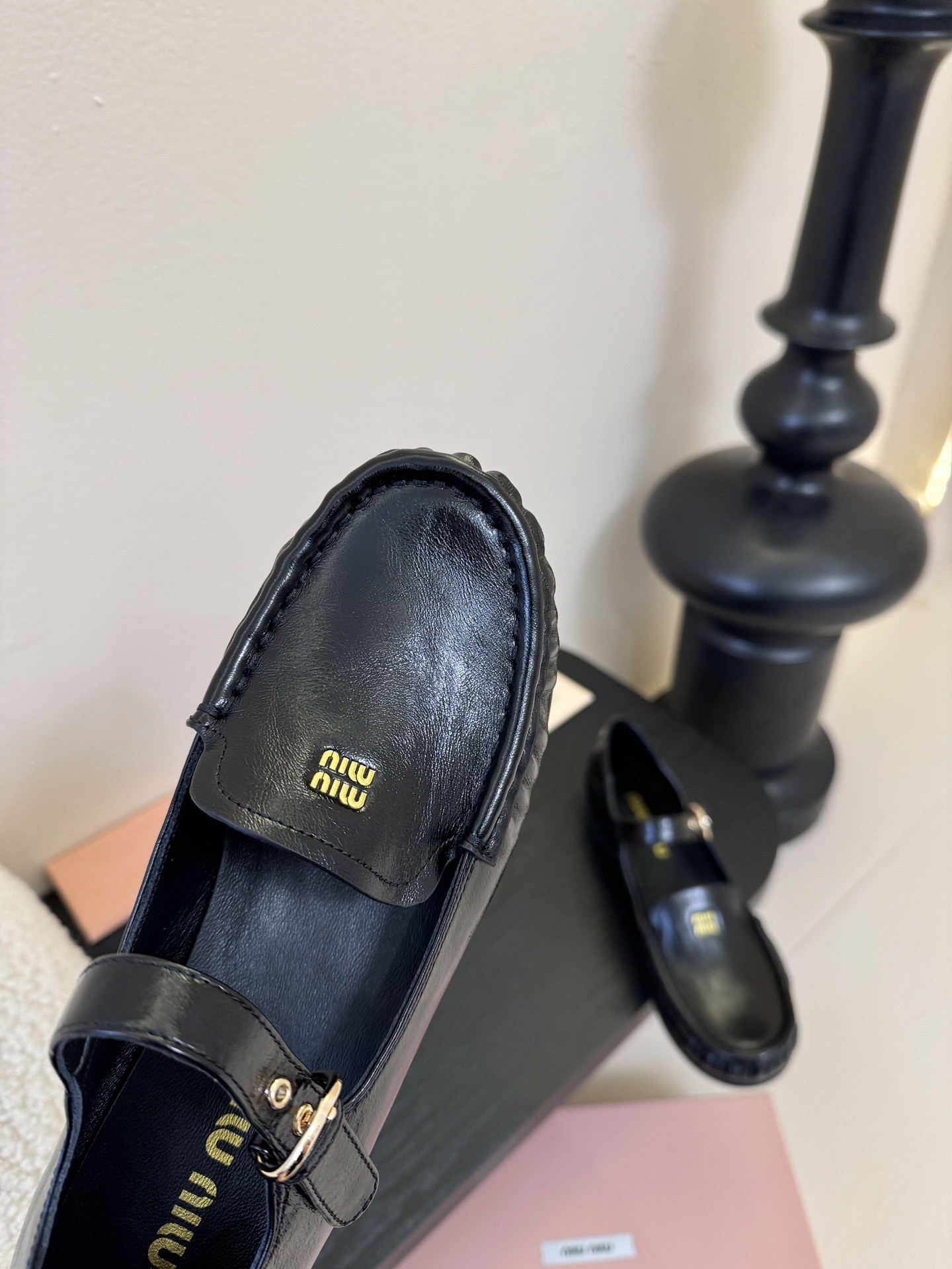 ua M1v M1v leather loafers with strap