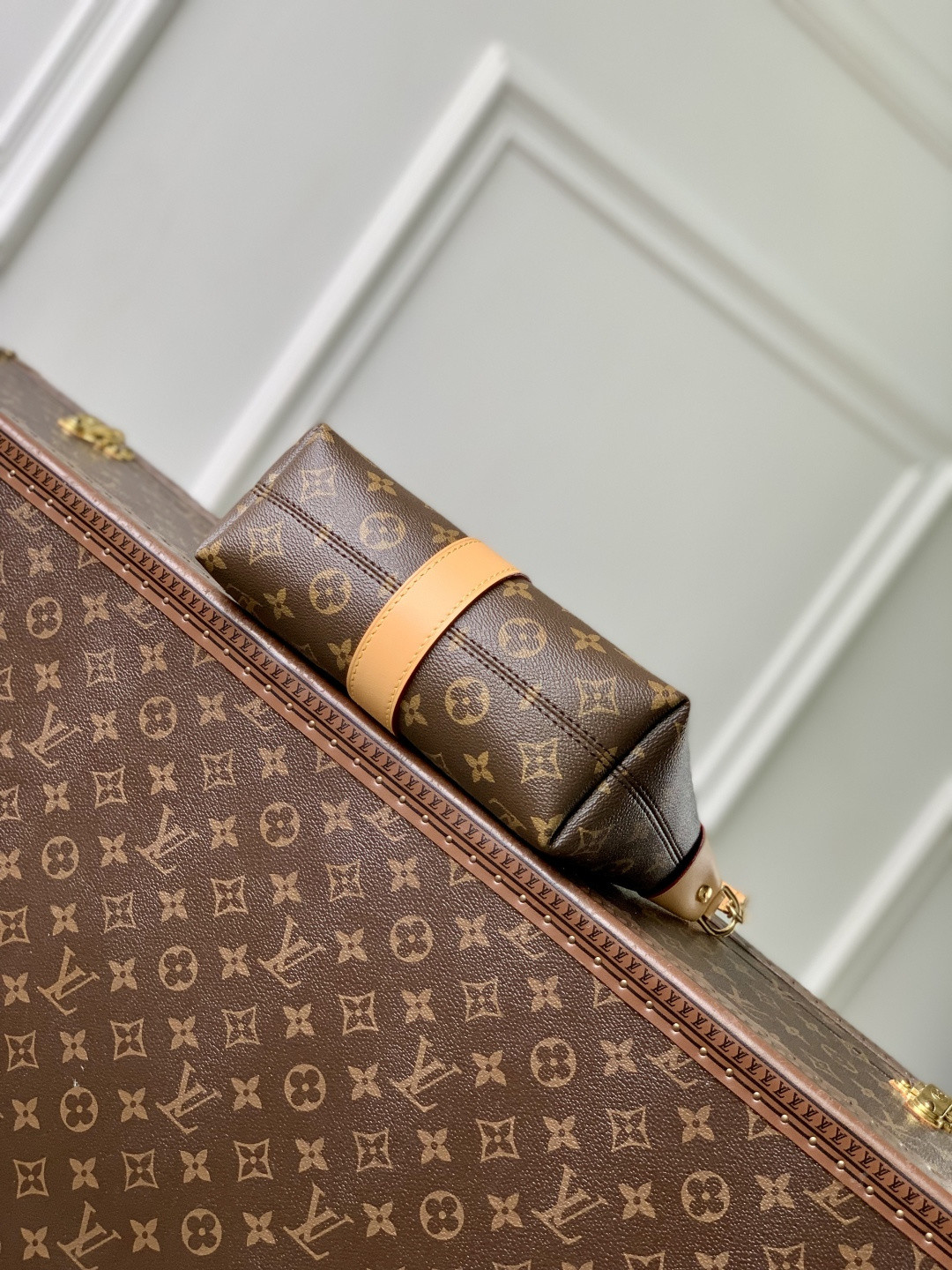 LV Pochette Mia M26191 22x14.5x8cm