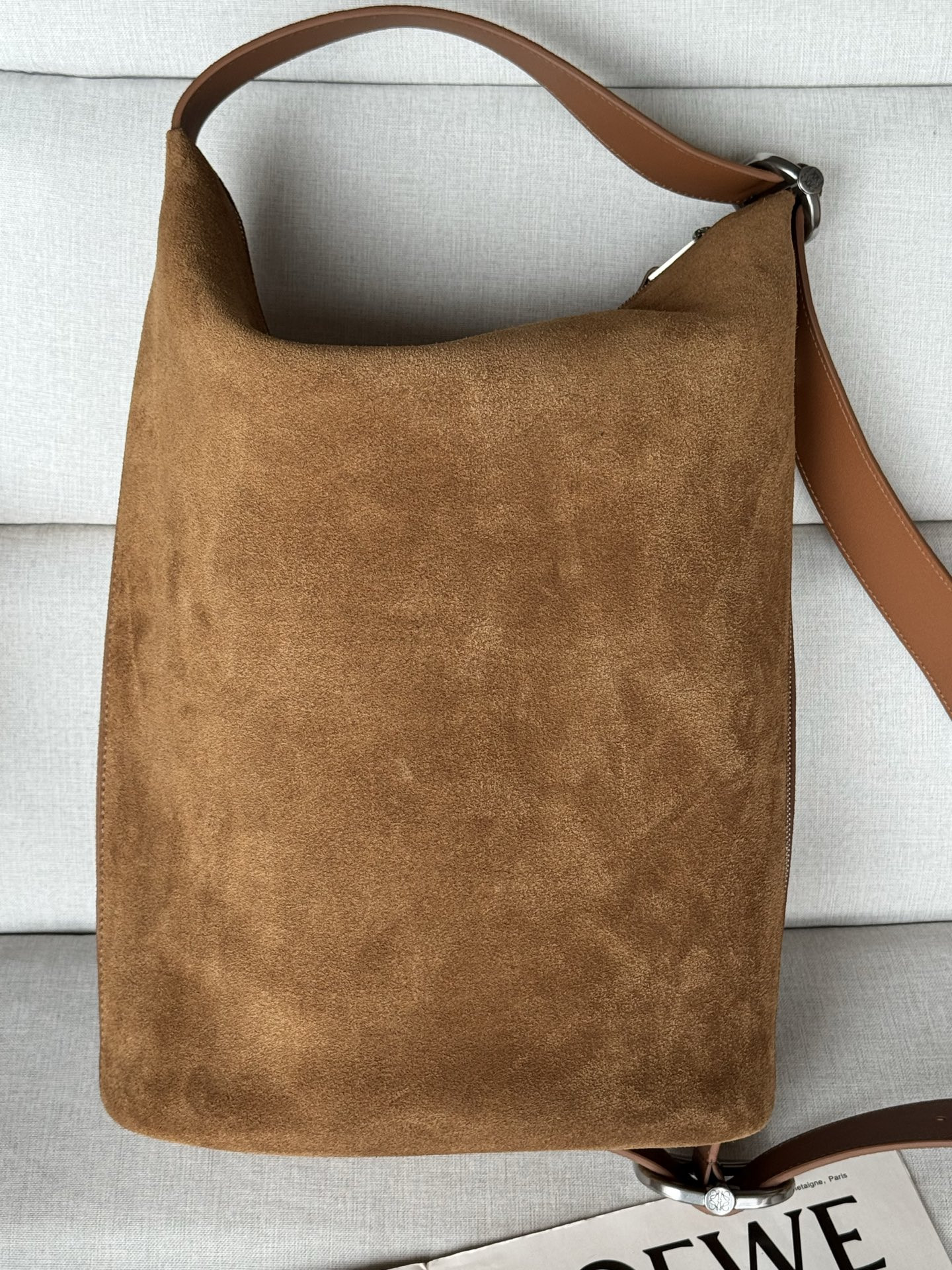 L0ew* loop bucket in suede calfskin 39x39x15.5cm