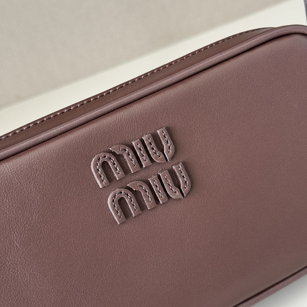 M1v M1v leather pouch 10x20x4.5cm