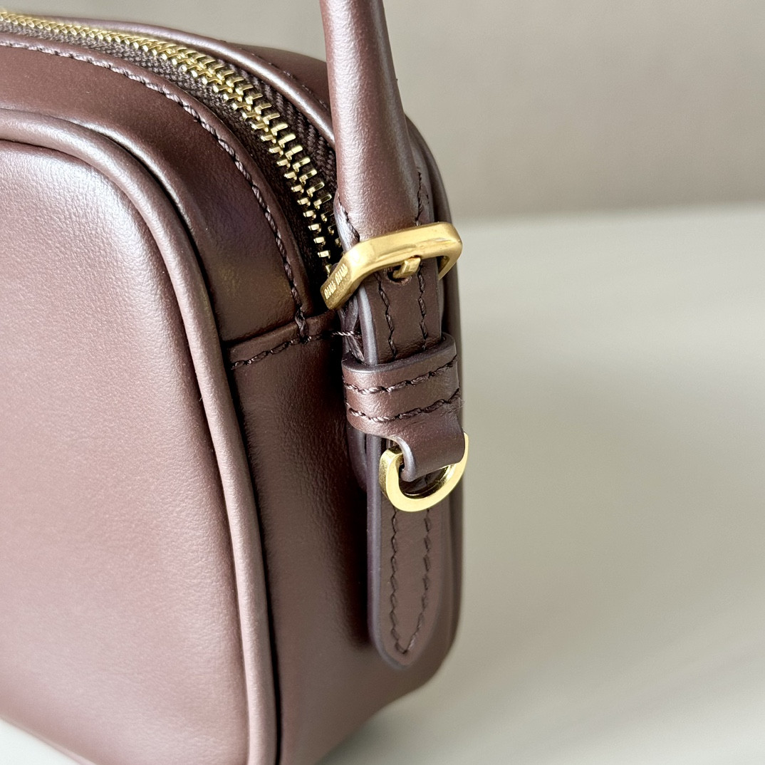 M1v M1v leather pouch 10x20x4.5cm