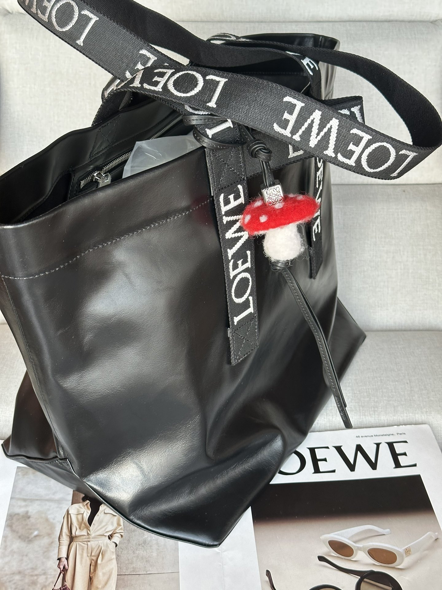 L0ew* fold shopper in paper calfskin 31x50x20cm