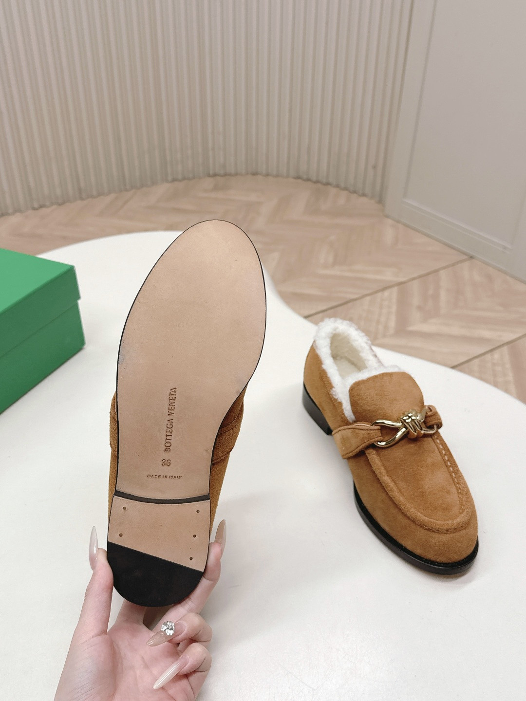 ua bo*te*ga Ve*ne*ta loafers shoes