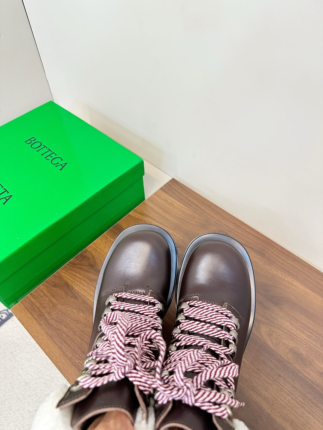 ua bo*te*ga Ve*ne*ta lug hiking ankle boot